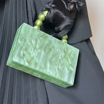 модный акриловый квадратный клатч с зеленым яблоком и ручкой из бисера